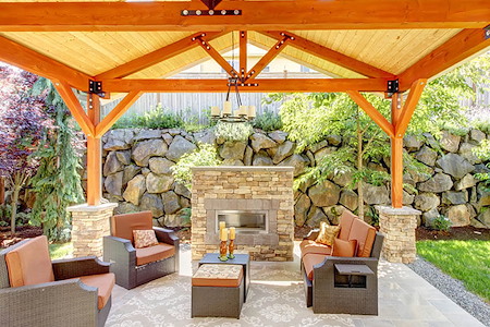 How to Make Your Patio Cover a Cozy Outdoor Space During Illinois Winters