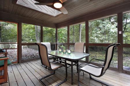 The Year-Round Comfort of 4 Season Sunrooms for Oak Lawn Homes